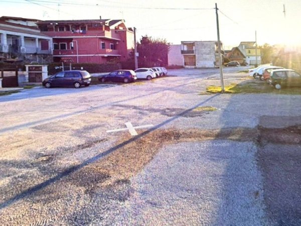 negozio in affitto a Quarto
