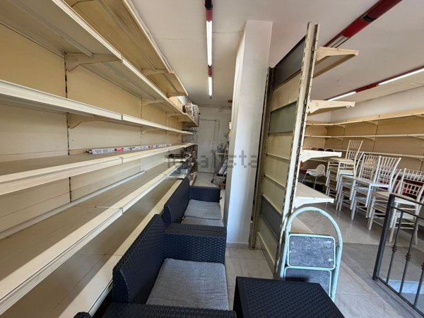 locale commerciale in affitto a Quarto