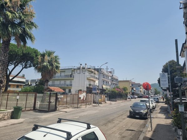 locale di sgombero in affitto a Quarto