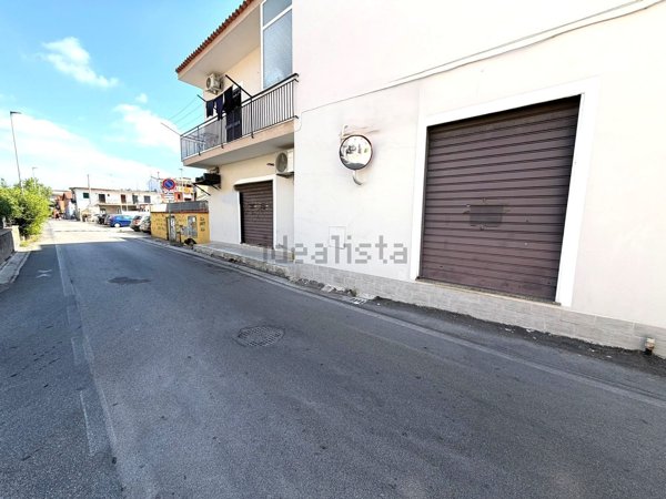 locale commerciale in affitto a Quarto