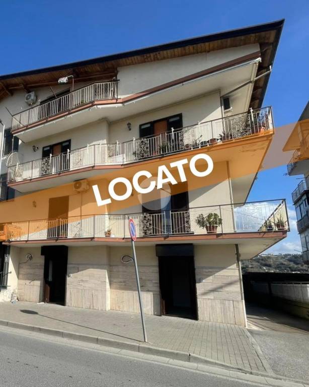 locale commerciale in affitto a Quarto