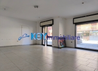 locale commerciale in affitto a Quarto