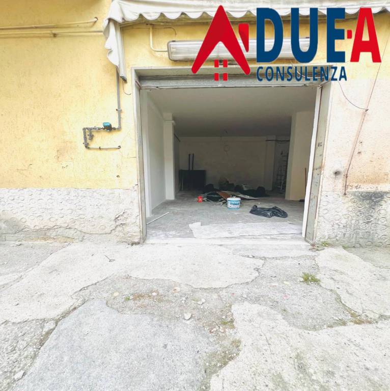 negozio in affitto a Quarto
