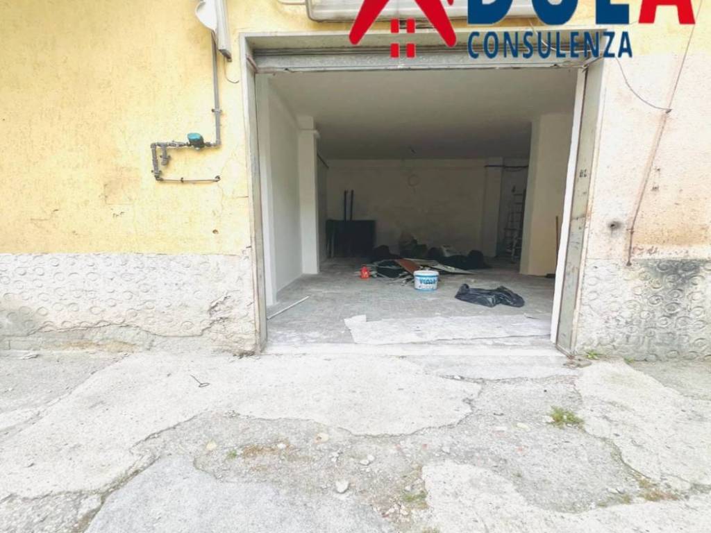 negozio in affitto a Quarto