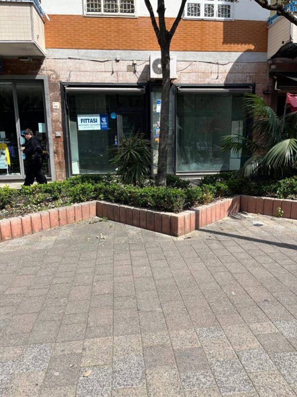 negozio in affitto a San Giorgio a Cremano