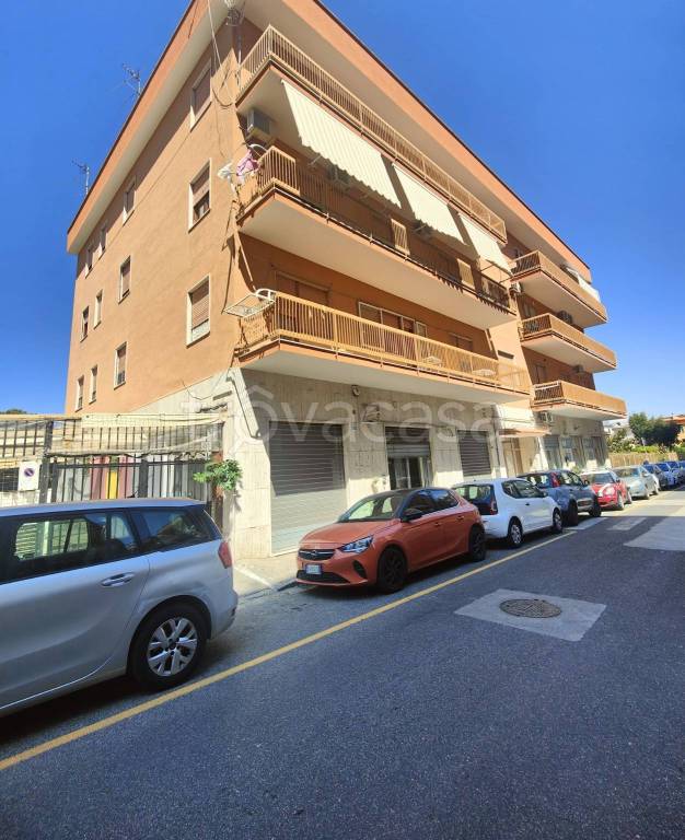 negozio in affitto a San Giorgio a Cremano