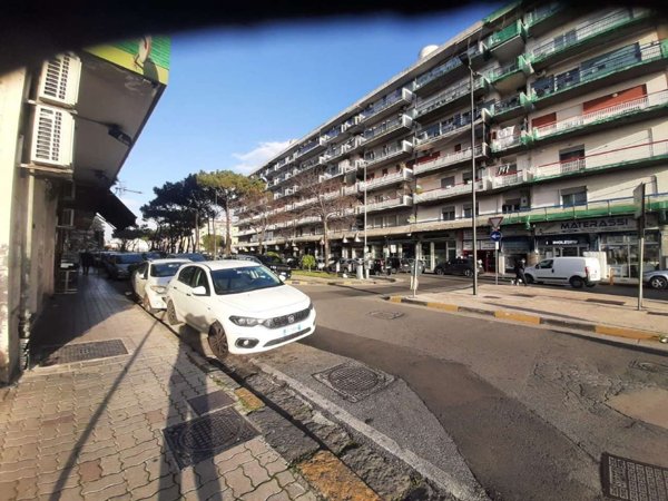 locale commerciale in affitto a San Giorgio a Cremano