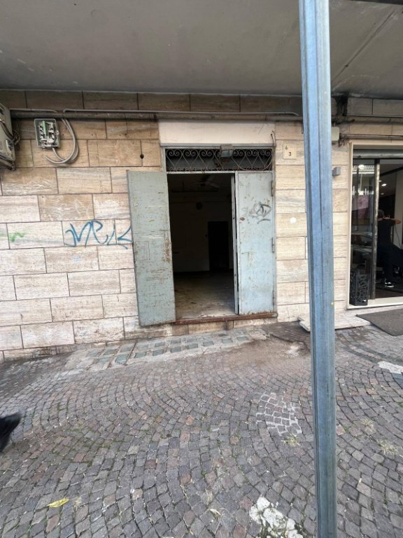 negozio in affitto a San Giorgio a Cremano