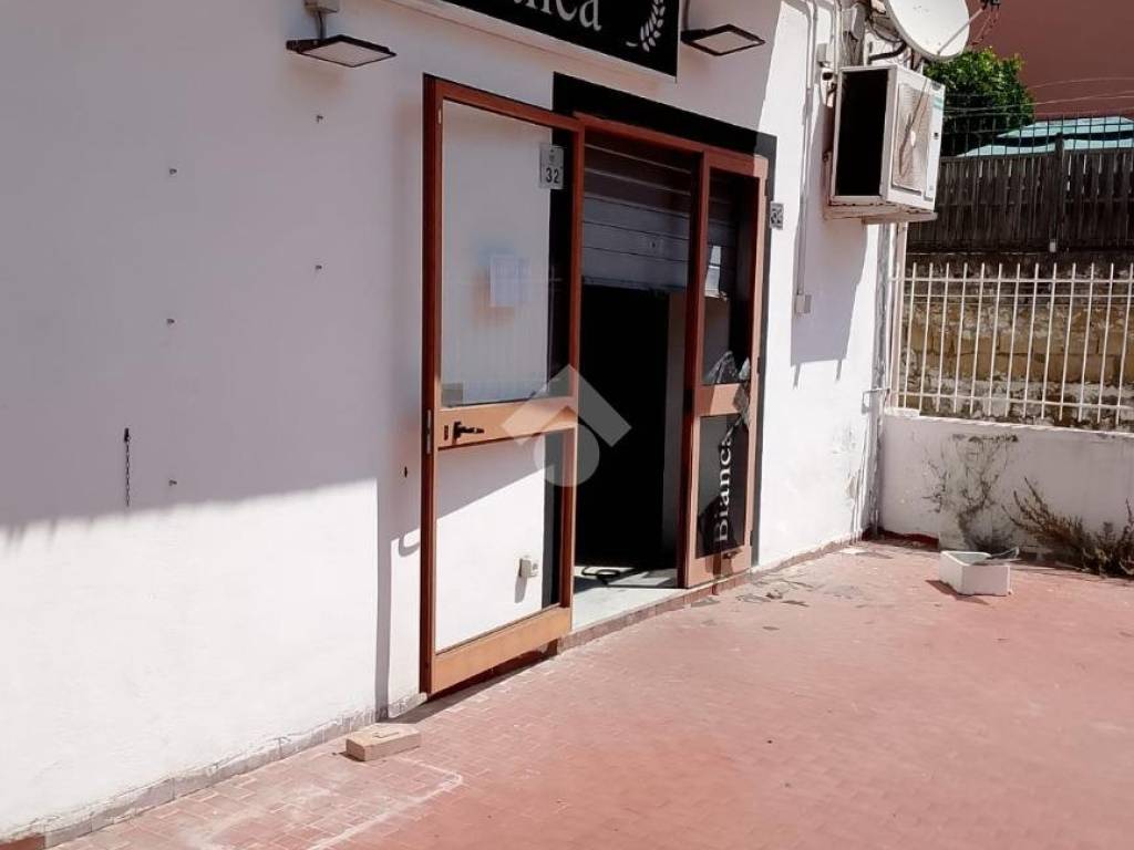 negozio in affitto a San Giorgio a Cremano