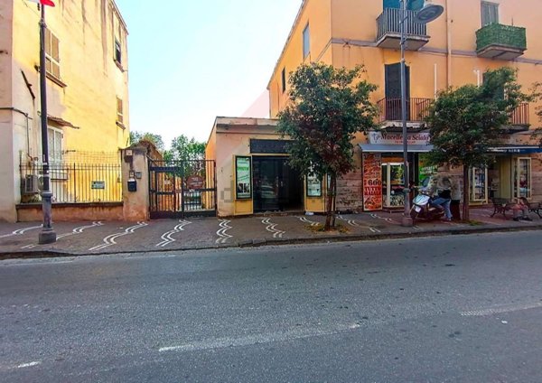 locale commerciale in affitto a San Giorgio a Cremano