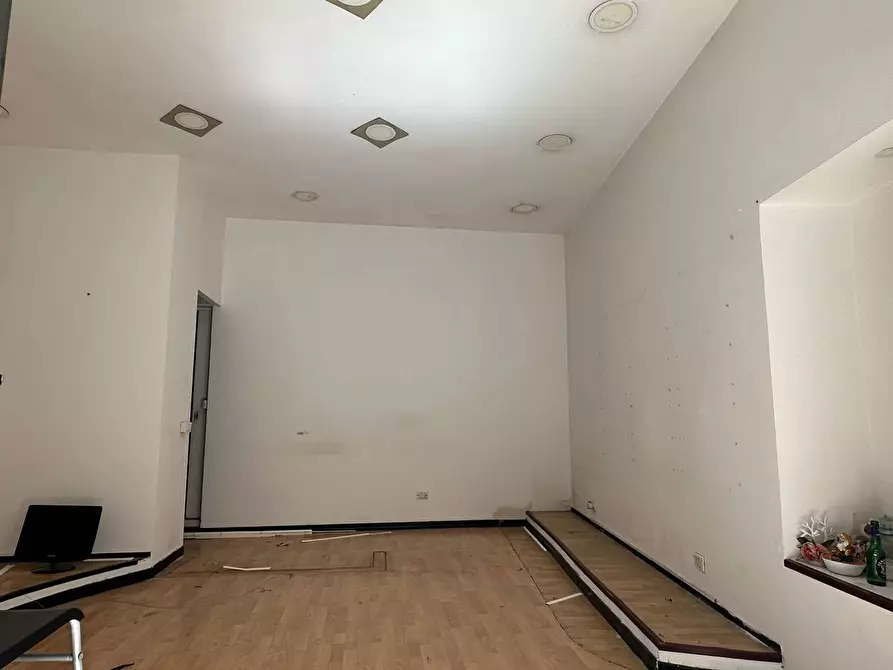 negozio in affitto a San Giorgio a Cremano