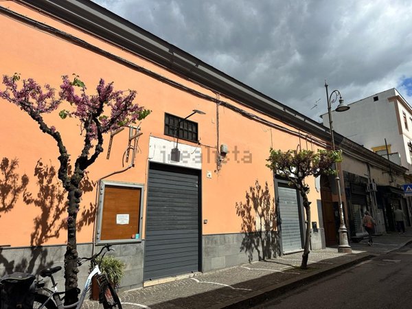 locale commerciale in affitto a San Giorgio a Cremano