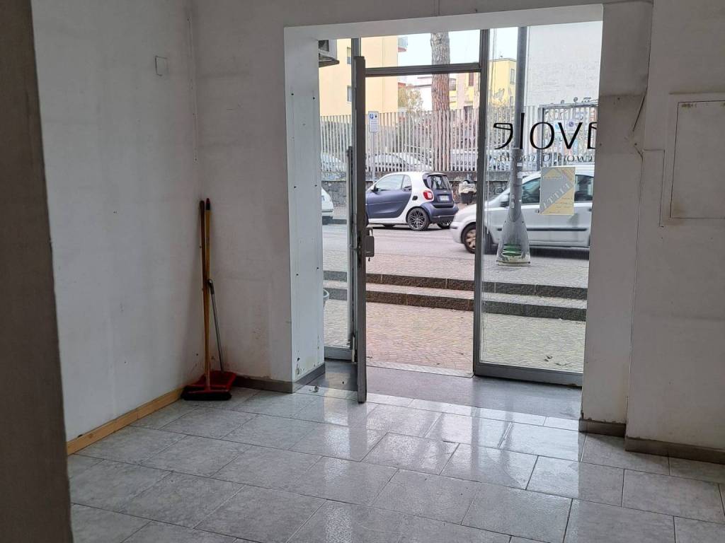 negozio in affitto a San Giorgio a Cremano