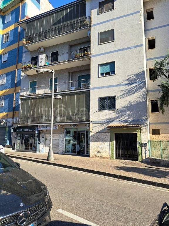 negozio in affitto a San Giorgio a Cremano