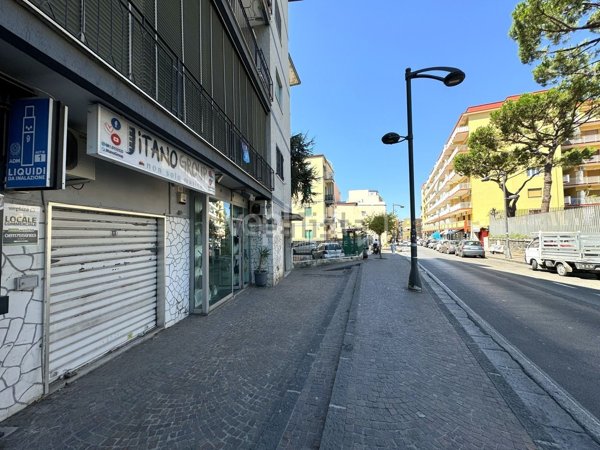locale commerciale in affitto a San Giorgio a Cremano