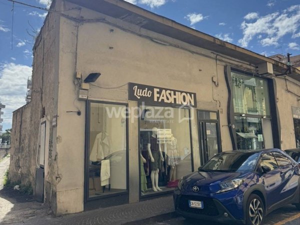 negozio in affitto a San Giorgio a Cremano