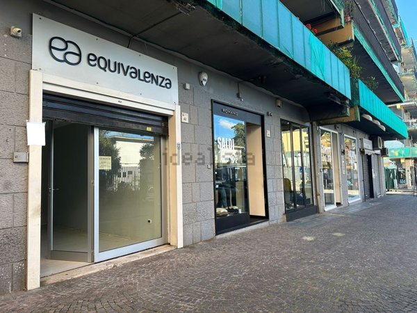 locale commerciale in affitto a San Giorgio a Cremano