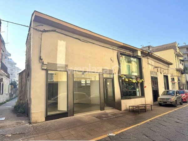 negozio in affitto a San Giorgio a Cremano