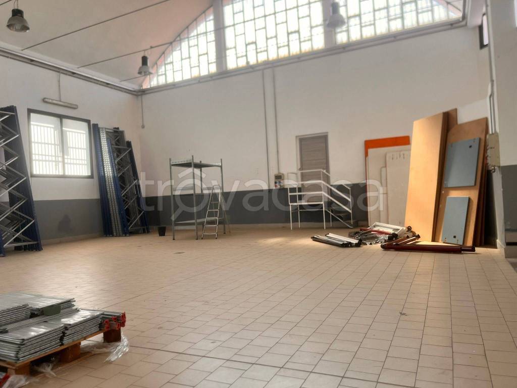 negozio in affitto a San Giorgio a Cremano