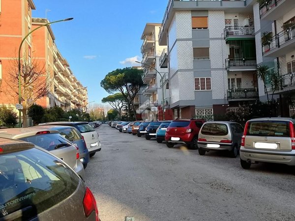 locale commerciale in affitto a San Giorgio a Cremano