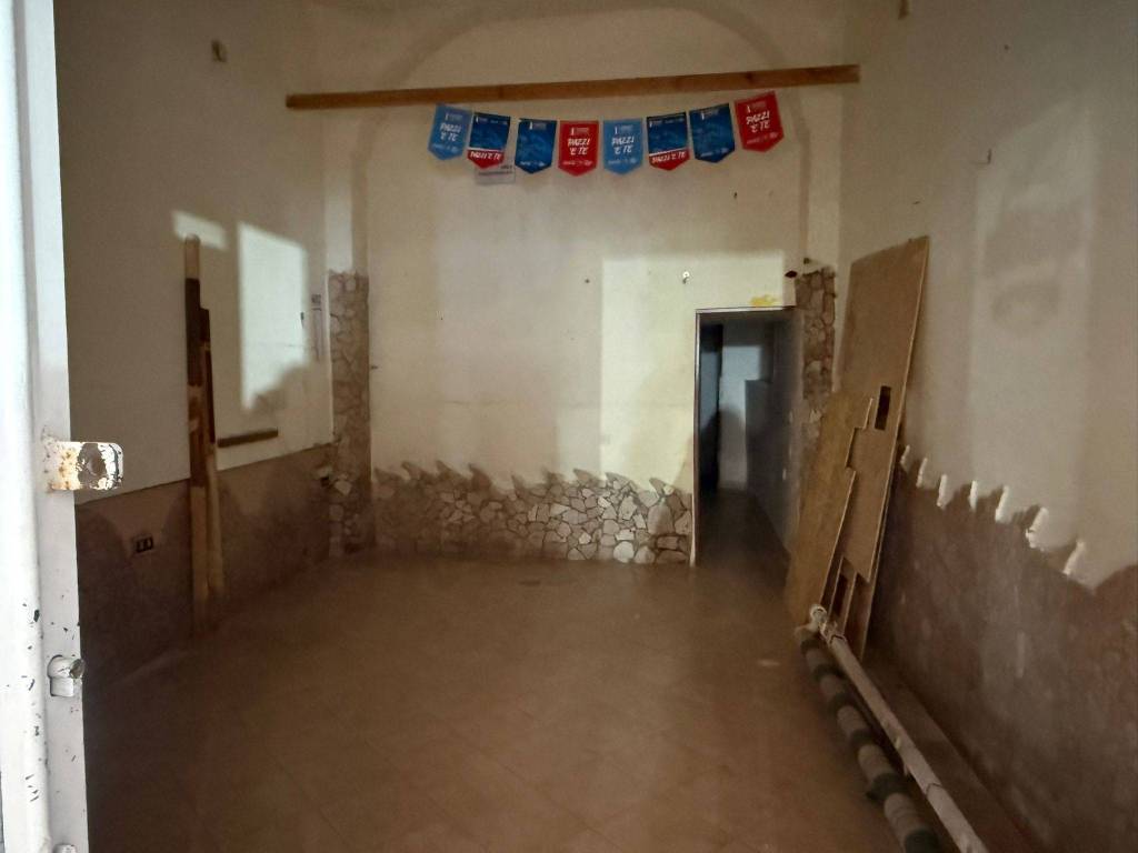 negozio in affitto a San Giorgio a Cremano