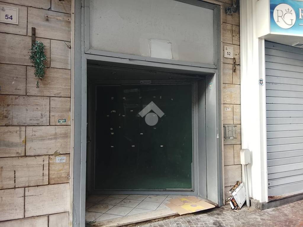 negozio in affitto a San Giorgio a Cremano