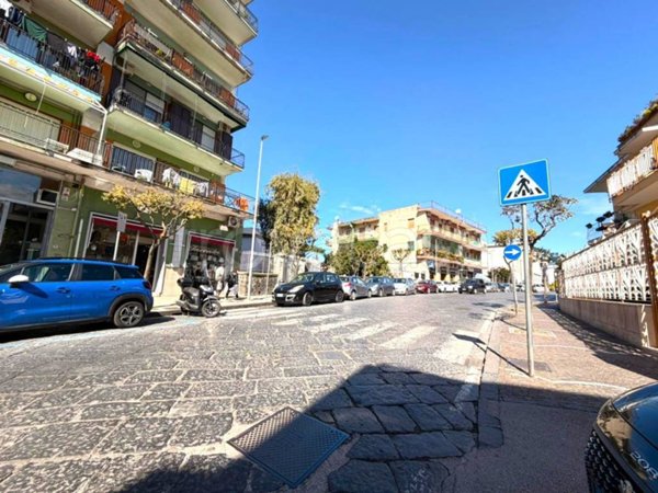 locale commerciale in affitto a San Giorgio a Cremano