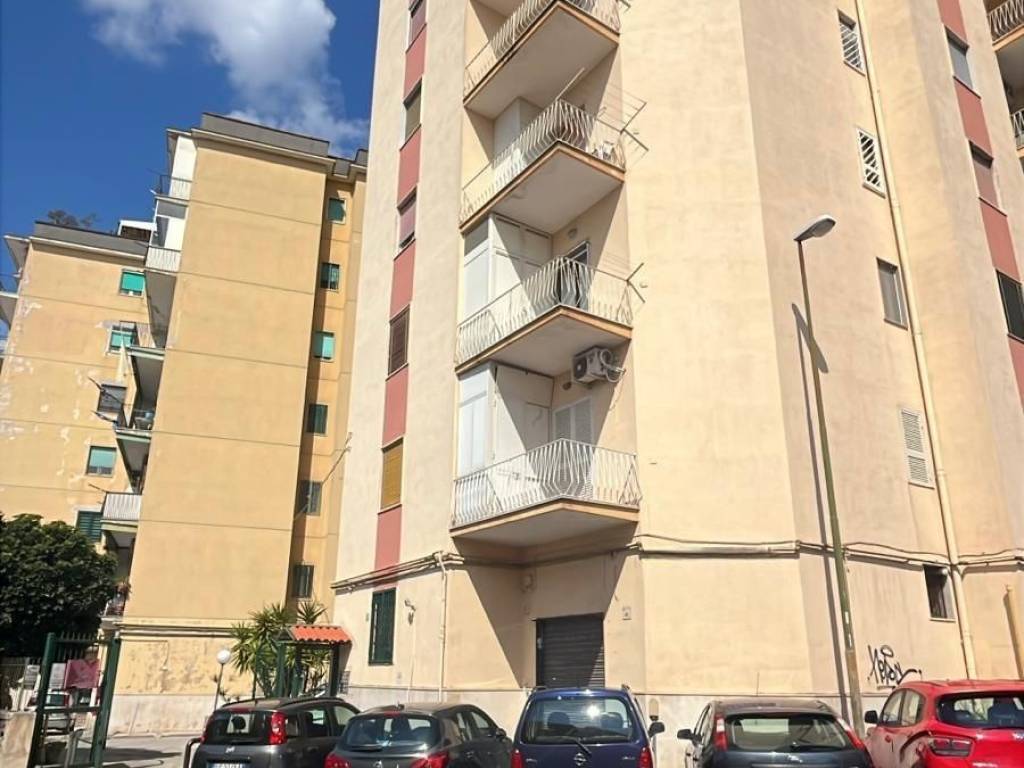 negozio in affitto a San Giorgio a Cremano
