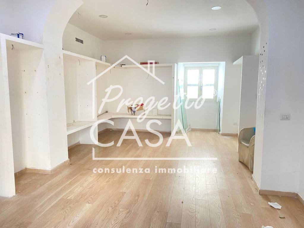 negozio in affitto a San Giorgio a Cremano