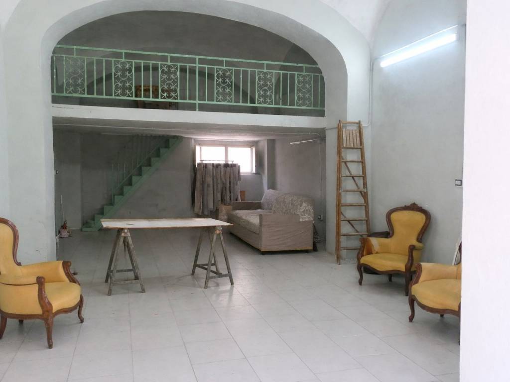 negozio in affitto a San Giorgio a Cremano