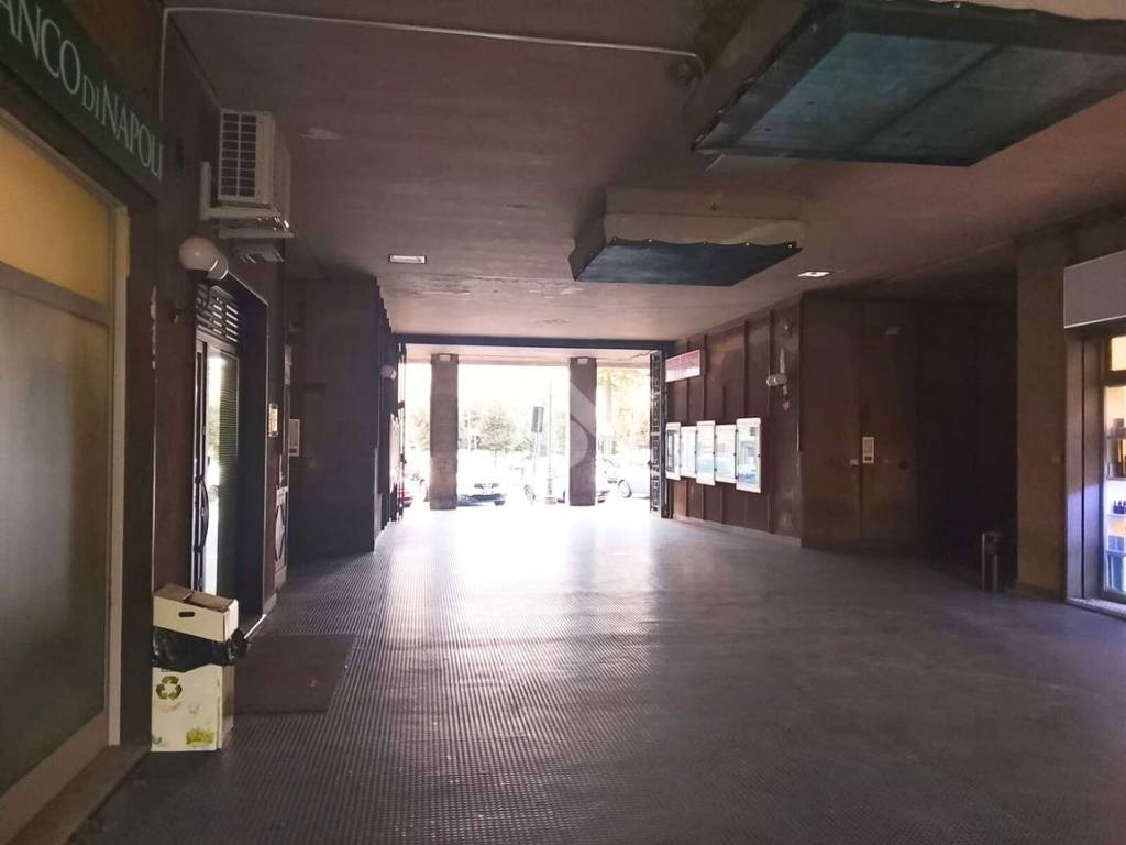 negozio in affitto a San Giorgio a Cremano