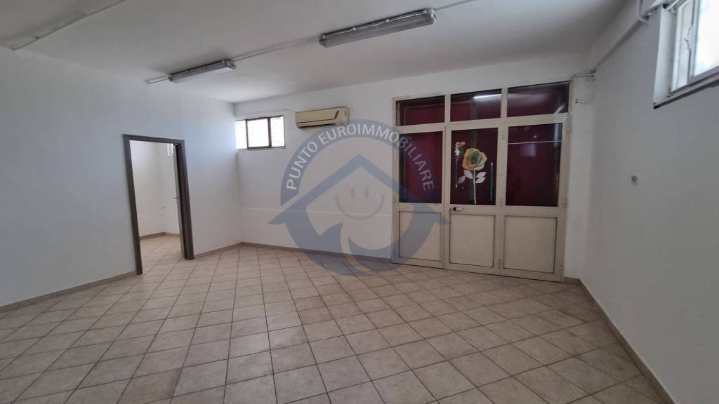 locale commerciale in affitto a San Giorgio a Cremano