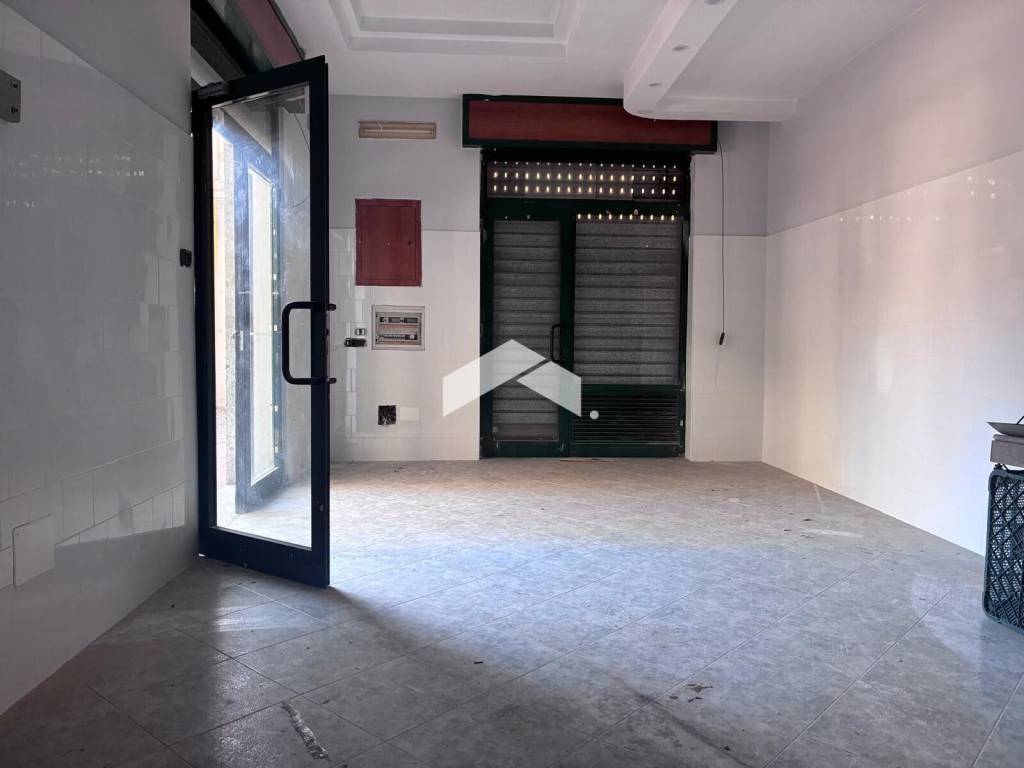 negozio in affitto a San Giorgio a Cremano