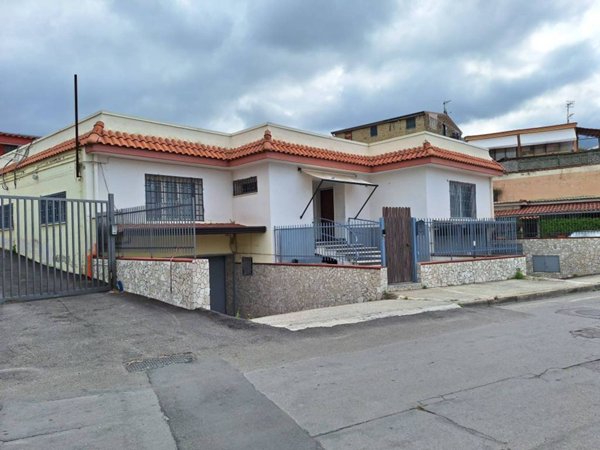 negozio in affitto a San Sebastiano al Vesuvio