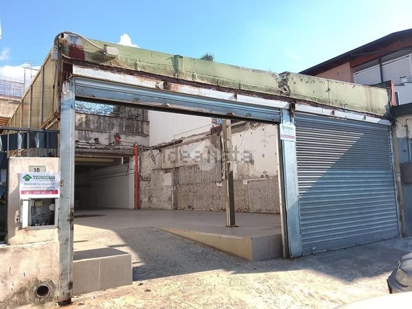 locale commerciale in affitto a San Sebastiano al Vesuvio