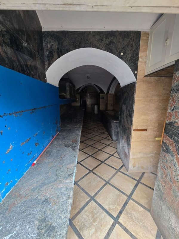 locale commerciale in affitto a San Sebastiano al Vesuvio