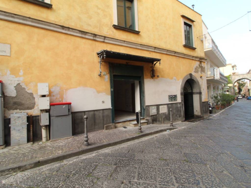 negozio in affitto a Sant'Agnello