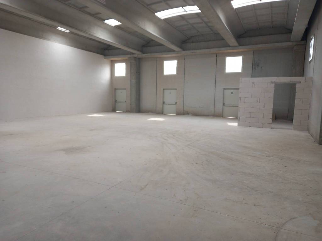 locale commerciale in affitto a Sant'Anastasia