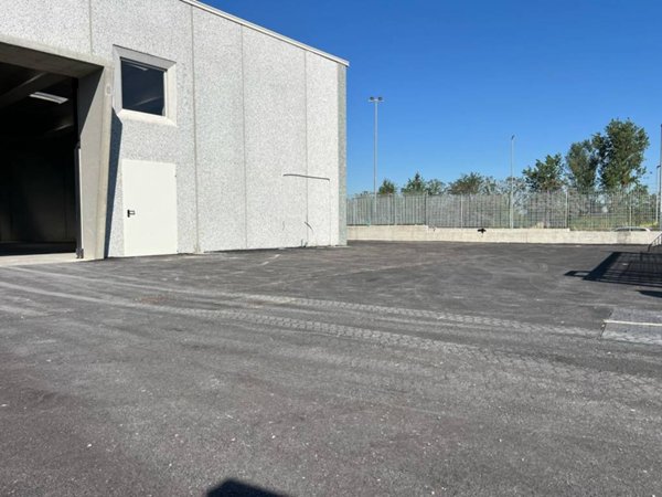 locale commerciale in affitto a Sant'Anastasia