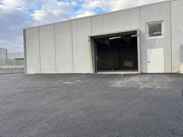 locale commerciale in affitto a Sant'Anastasia