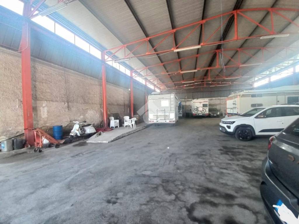 locale commerciale in affitto a Sant'Anastasia