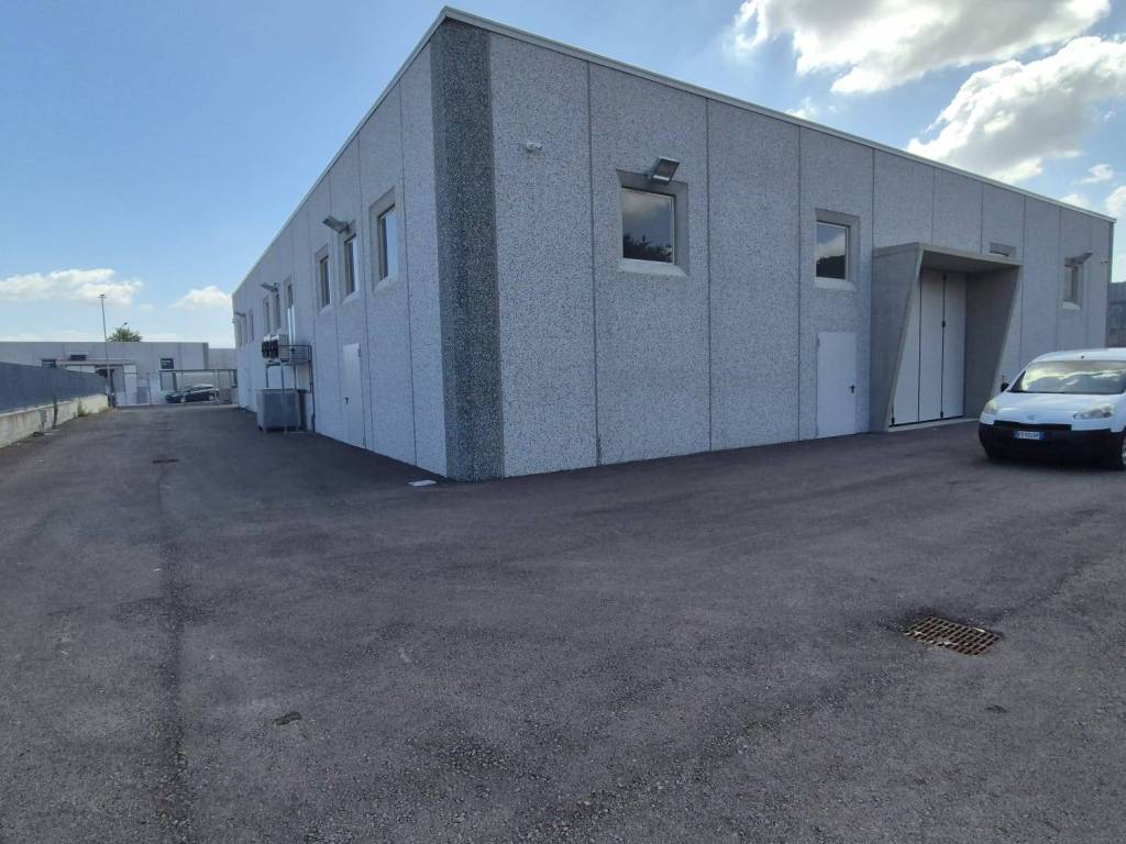 locale commerciale in affitto a Sant'Anastasia