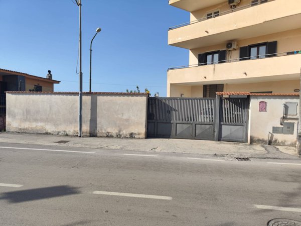 locale commerciale in affitto a Sant'Anastasia