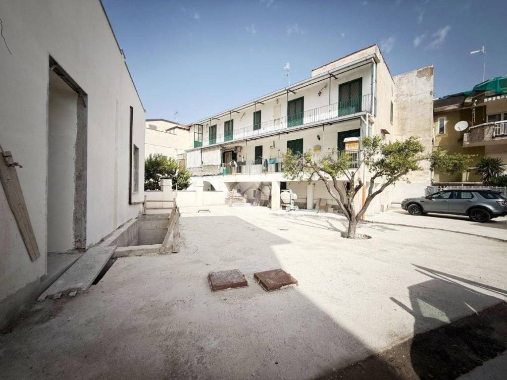 negozio in affitto a Sant'Anastasia