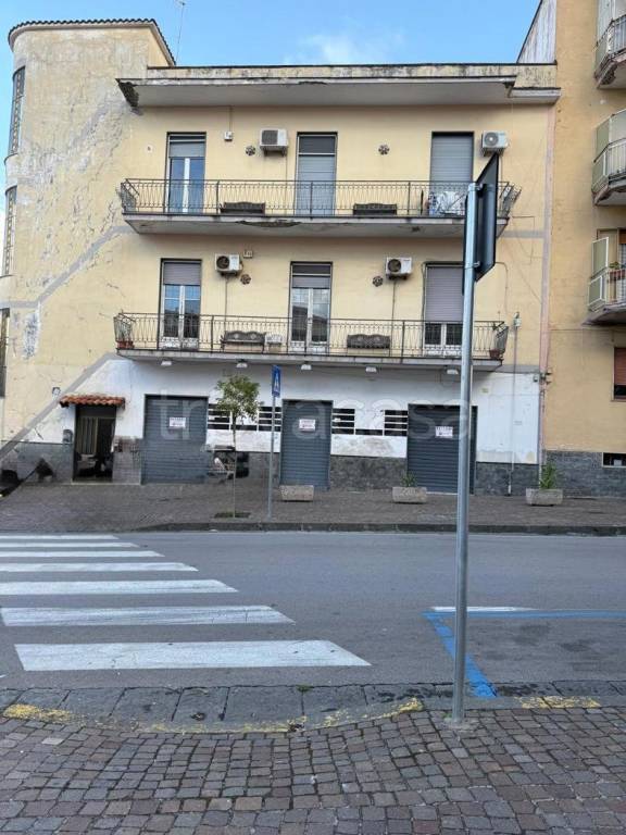 locale commerciale in affitto a Sant'Anastasia