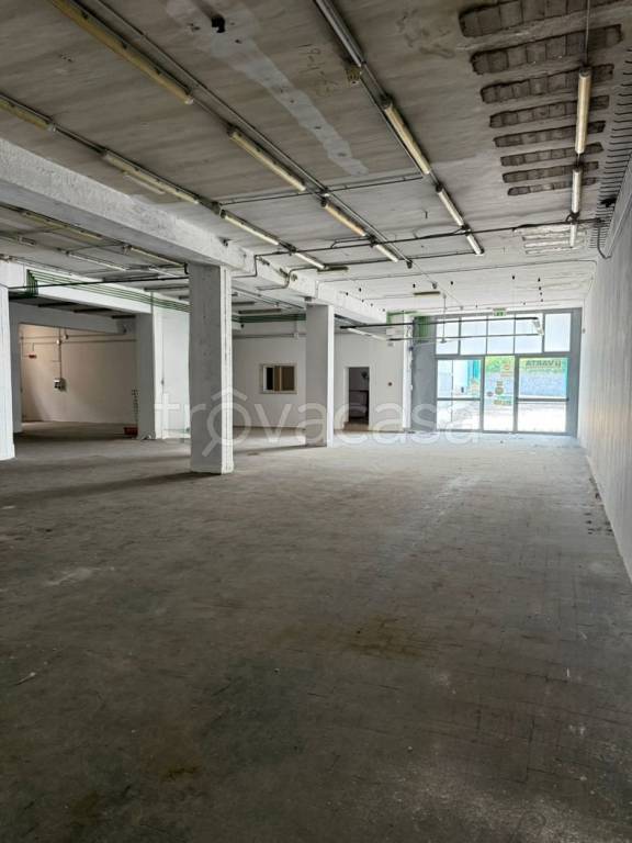 negozio in affitto a Sant'Anastasia