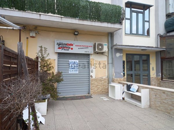 locale commerciale in affitto a Sant'Anastasia