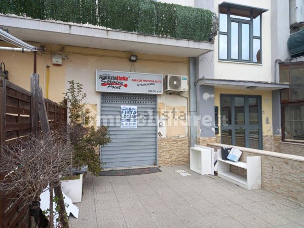 locale commerciale in affitto a Sant'Anastasia