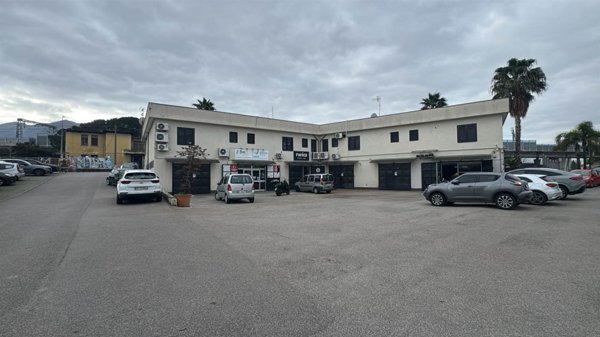 negozio in affitto a Sant'Anastasia