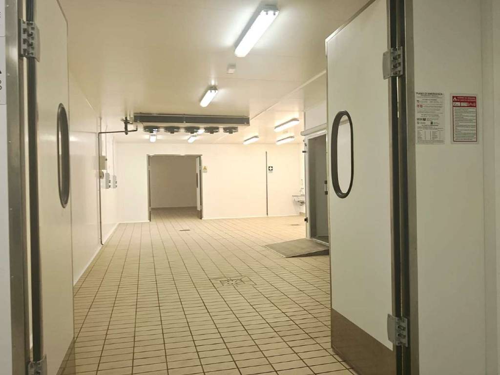 locale commerciale in affitto a Sant'Anastasia